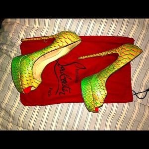 Christian Louboutin python peep toe 150 pumps